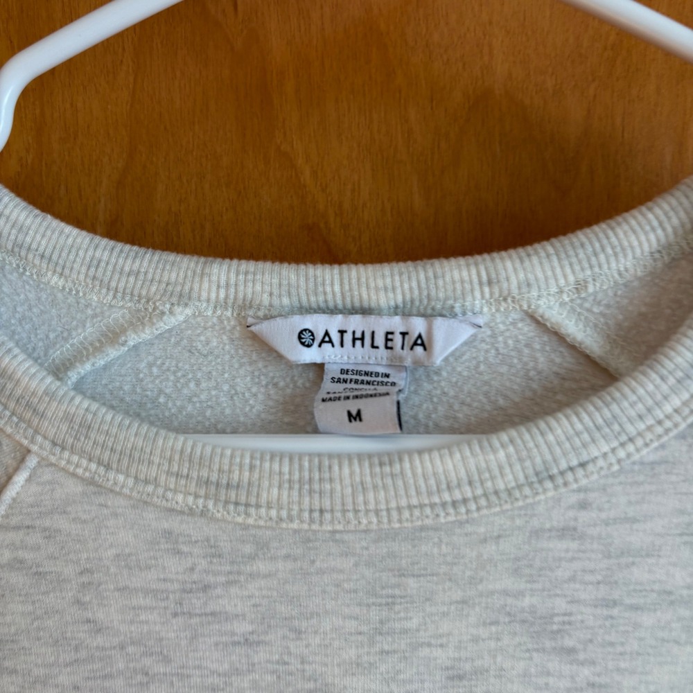 Athleta Light Gray Heathered Long Sleeve Pullover Sweatshirt Top Womens M - Picture 3 of 10